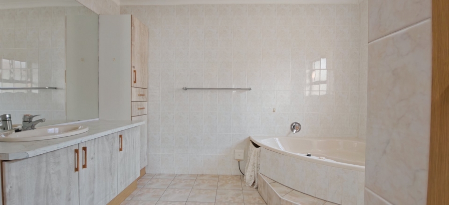 5 Bedroom Property for Sale in Dana Bay Western Cape